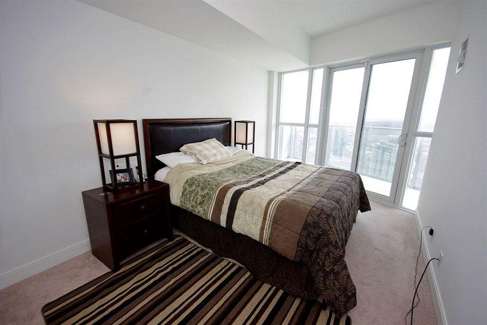 Downtown Mississauga Executive Suites Sq1 Εξωτερικό φωτογραφία