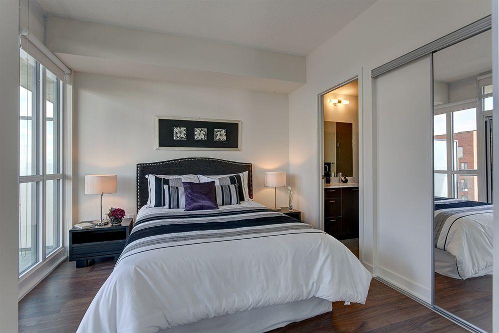 Downtown Mississauga Executive Suites Sq1 Εξωτερικό φωτογραφία
