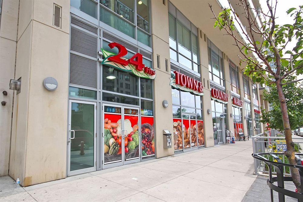 Downtown Mississauga Executive Suites Sq1 Εξωτερικό φωτογραφία