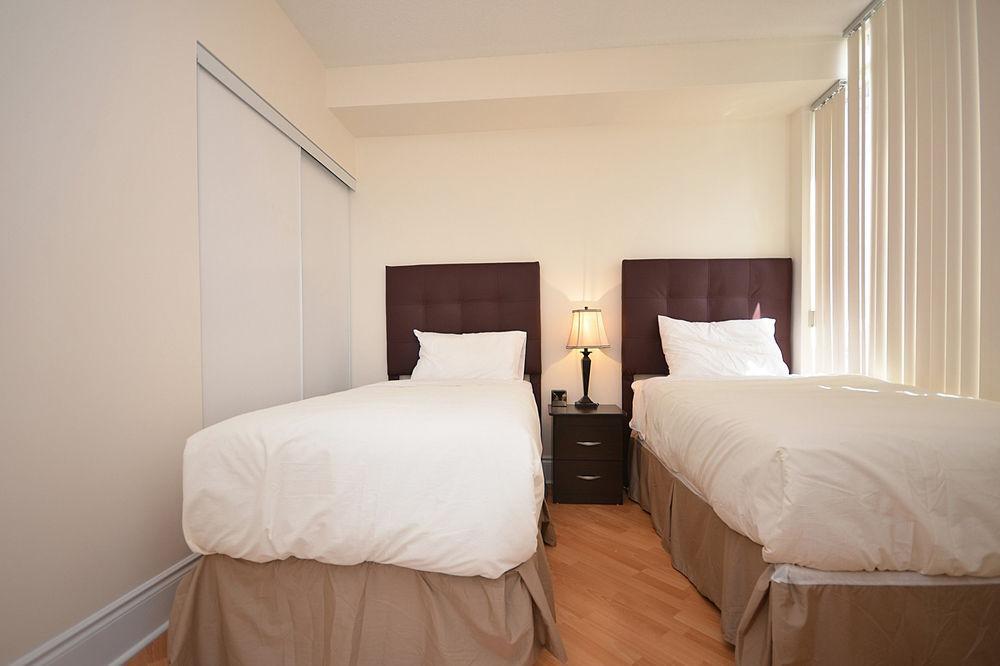 Downtown Mississauga Executive Suites Sq1 Εξωτερικό φωτογραφία